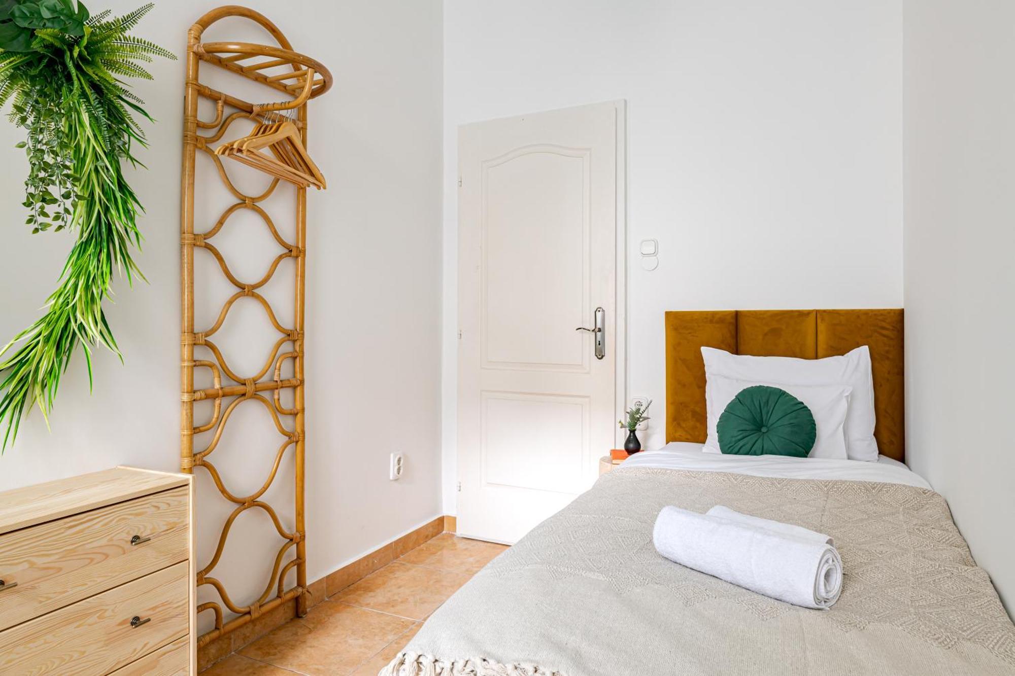 Jungle Aesthetics Downtown Apartman Aircon And Garage Parking Budapest Exterior photo