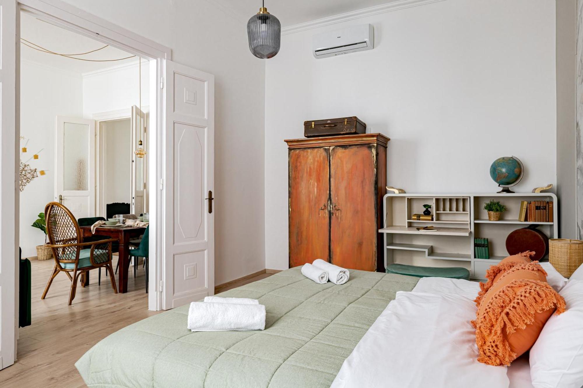 Jungle Aesthetics Downtown Apartman Aircon And Garage Parking Budapest Exterior photo