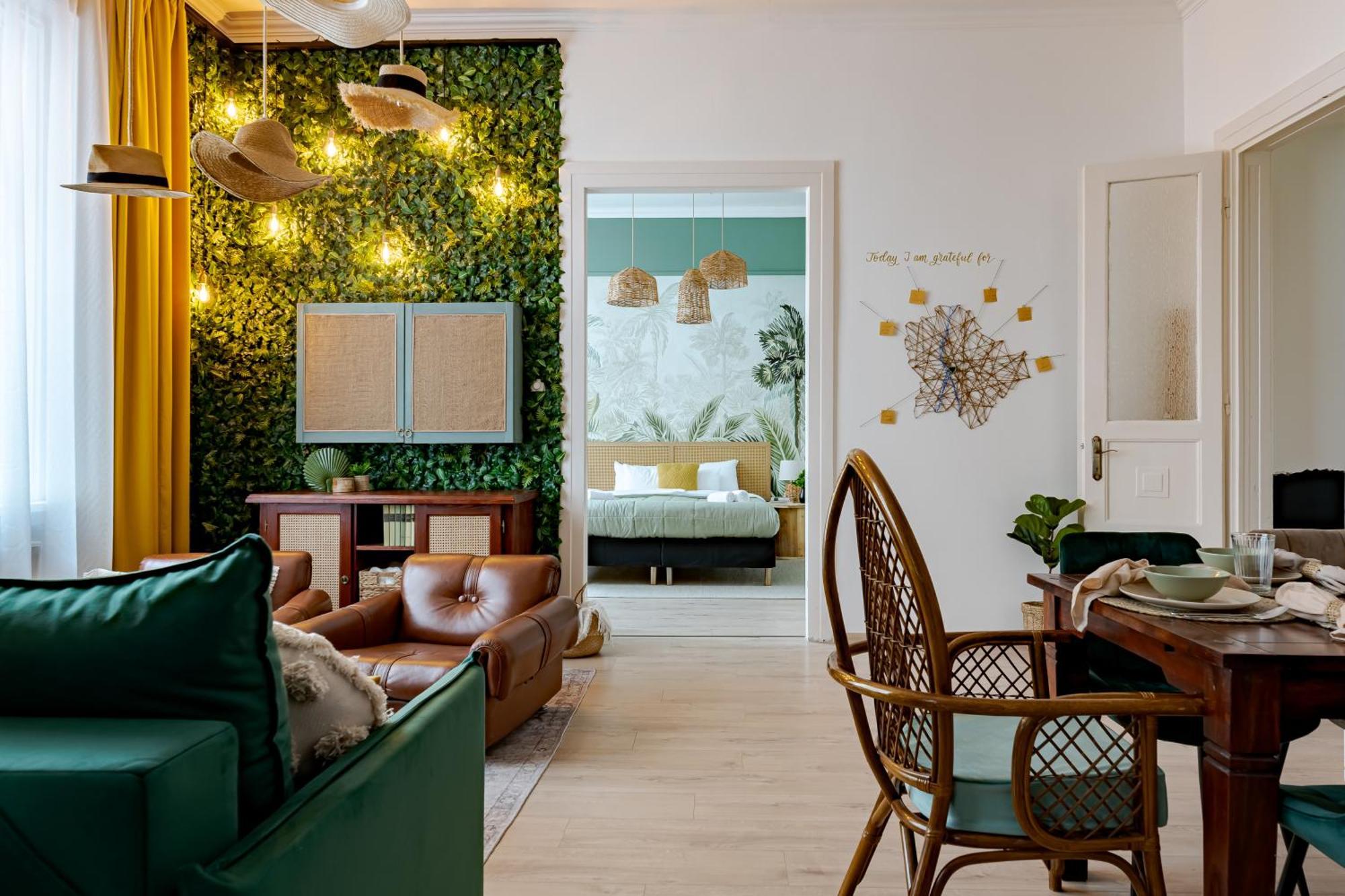 Jungle Aesthetics Downtown Apartman Aircon And Garage Parking Budapest Exterior photo