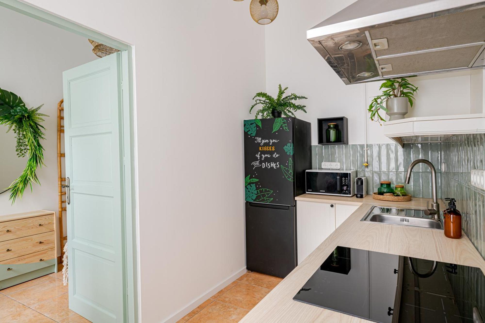 Jungle Aesthetics Downtown Apartman Aircon And Garage Parking Budapest Exterior photo