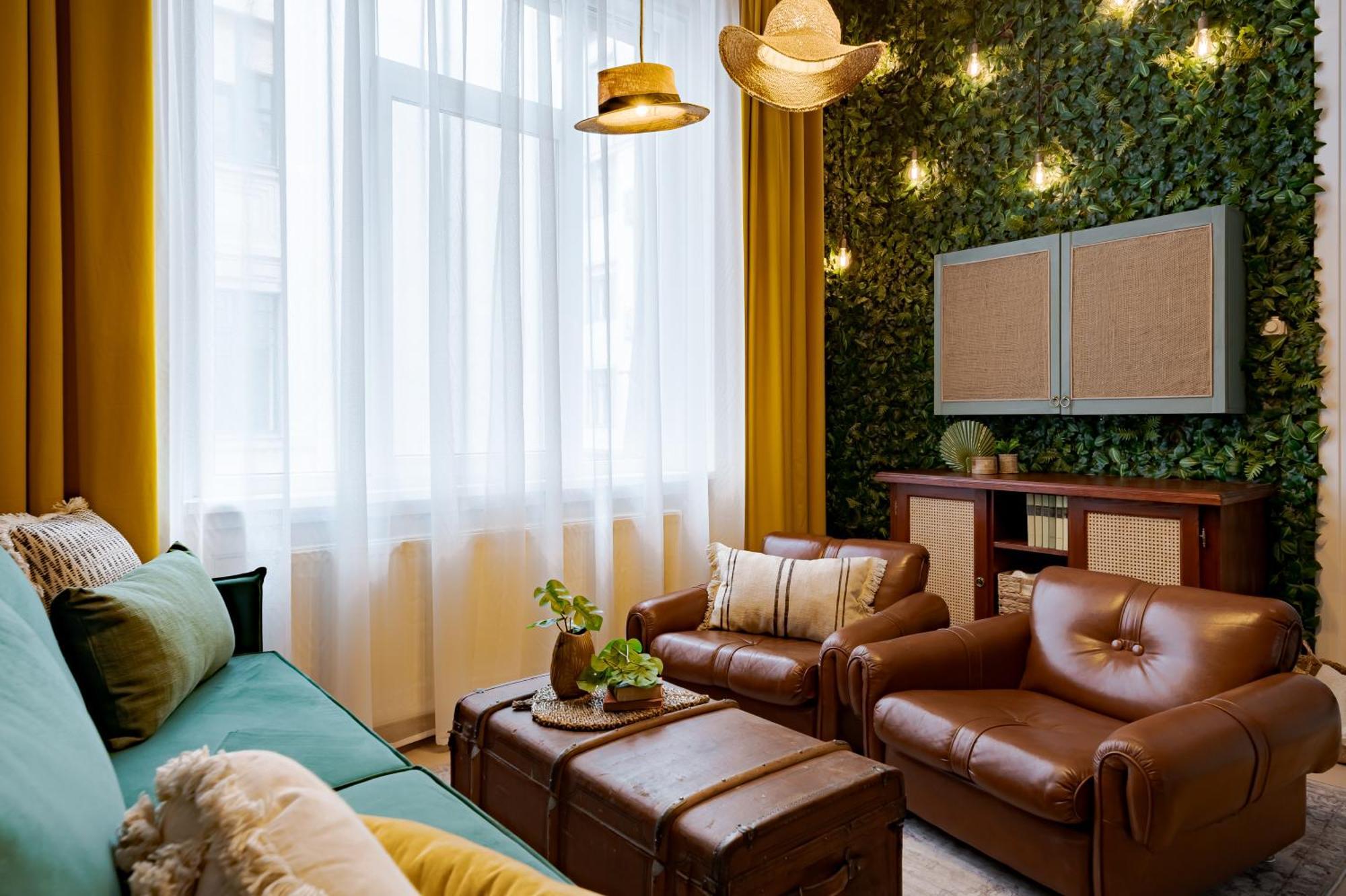 Jungle Aesthetics Downtown Apartman Aircon And Garage Parking Budapest Exterior photo