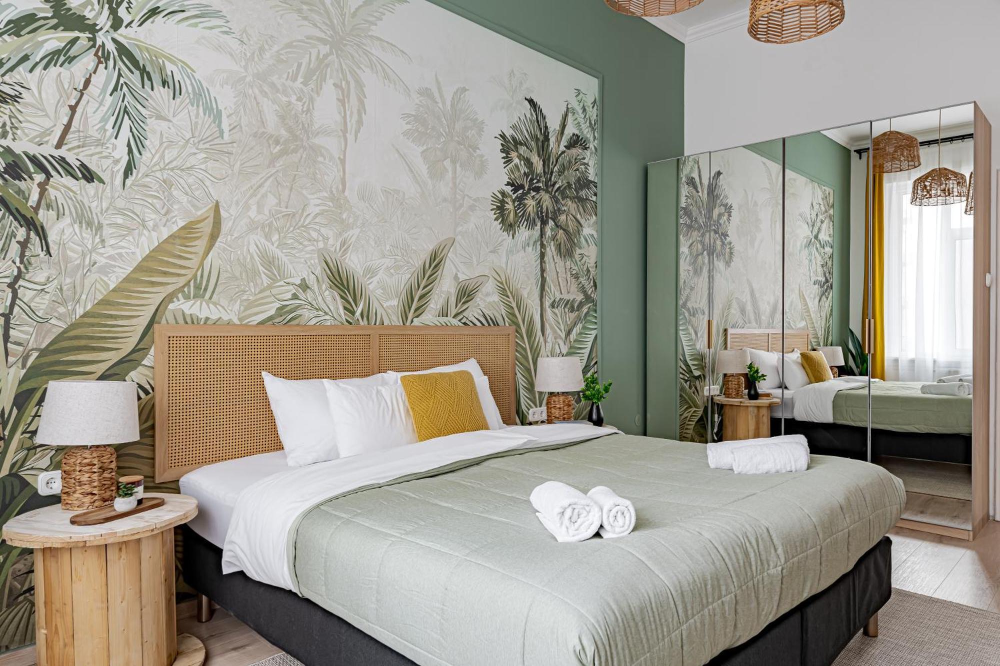 Jungle Aesthetics Downtown Apartman Aircon And Garage Parking Budapest Exterior photo